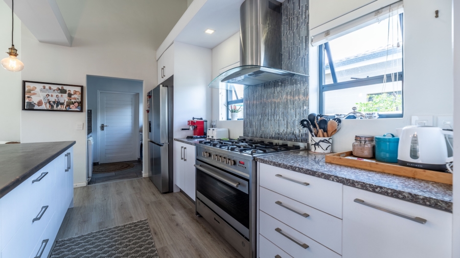 3 Bedroom Property for Sale in Parklands North Western Cape